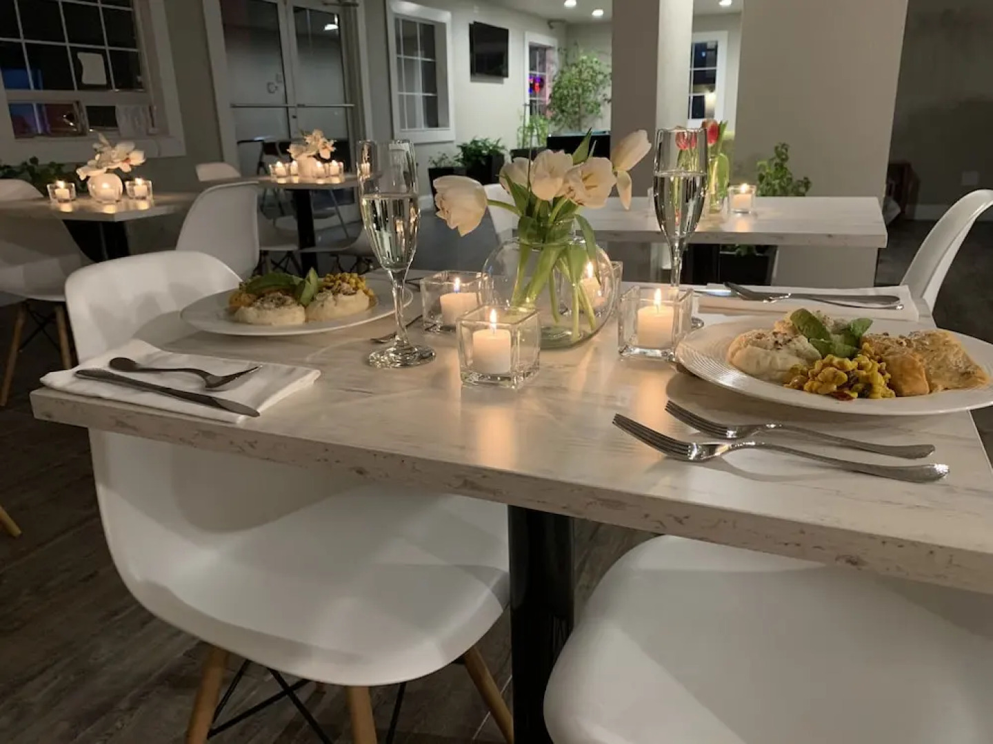 Stratus Suites - Boutique Hotel