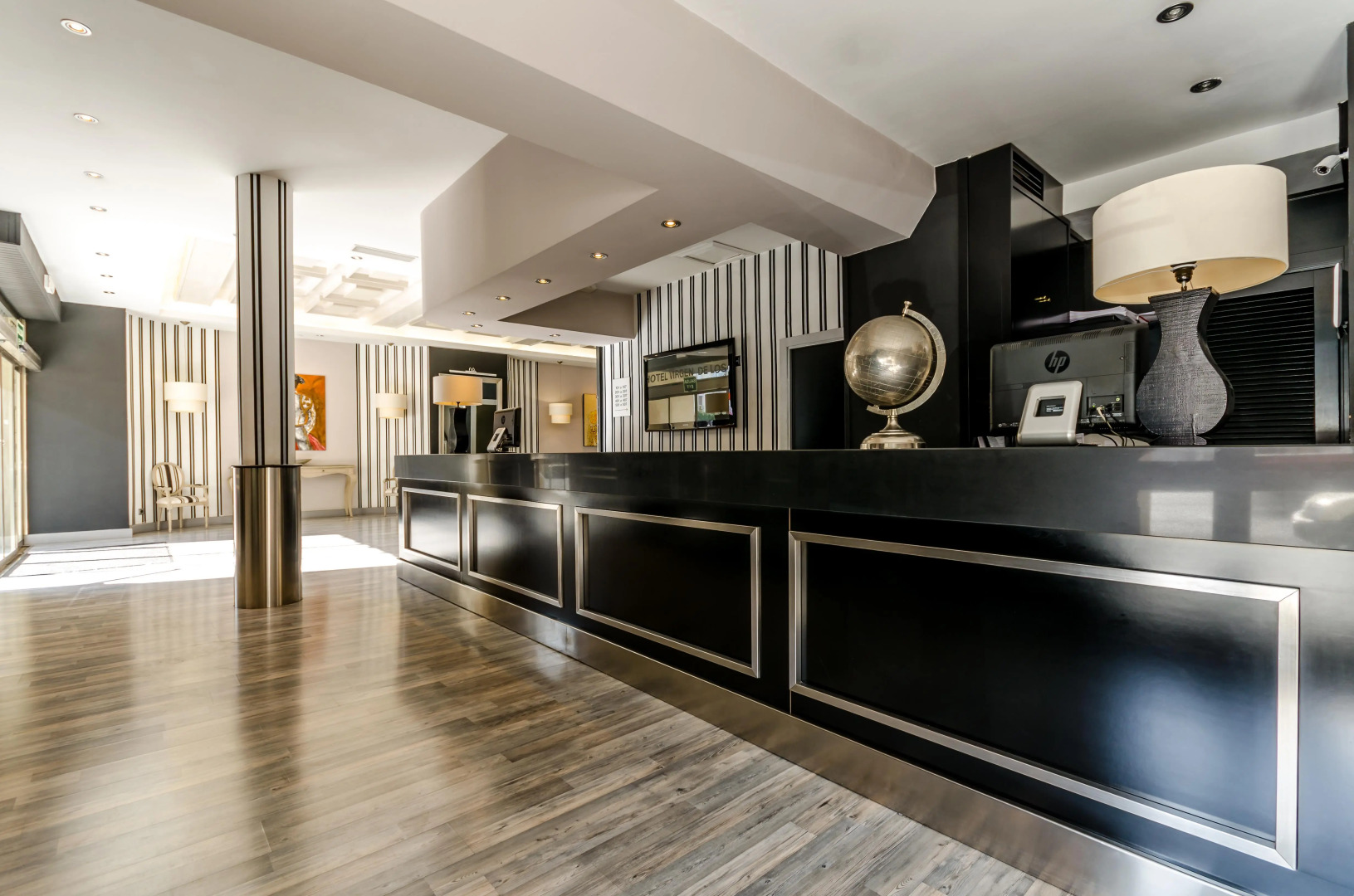 Отель Virgen de los Reyes