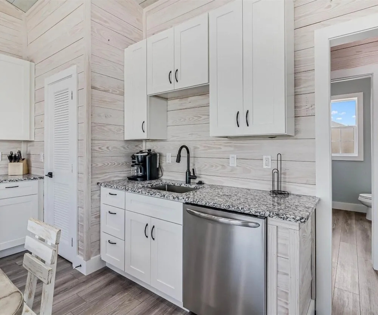 Sunshine And Flip Flops Sp114 4 Bedroom Home by RedAwning