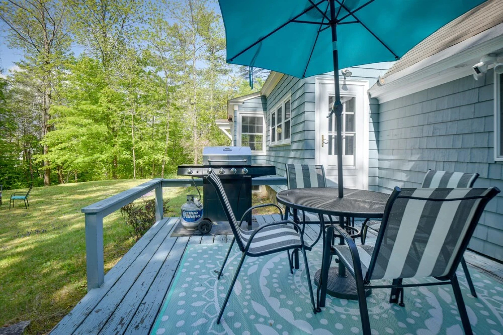 Cozy North Conway Retreat w/ Deck & Fire Pit!