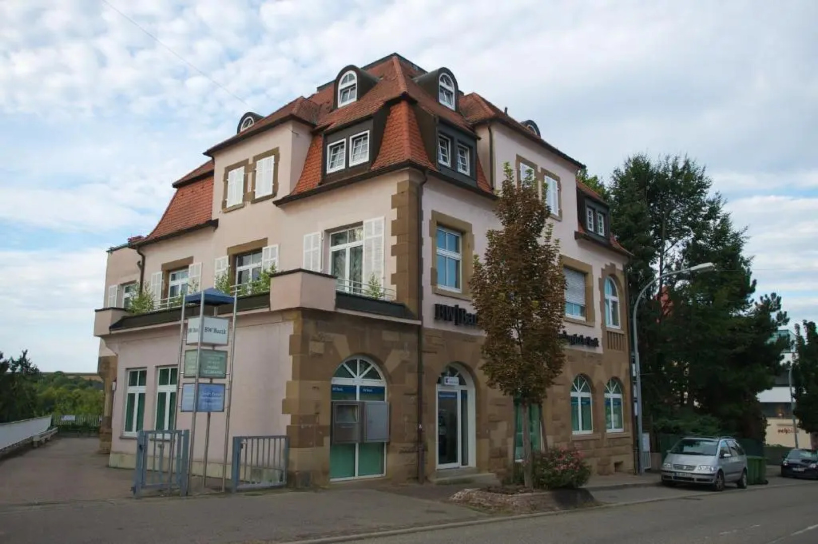 Neumann Apartment