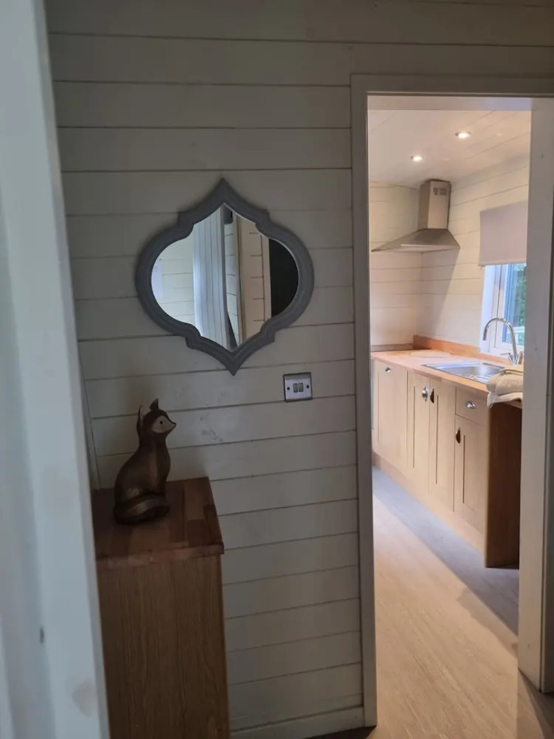 Glamping Hut - Riverview 4