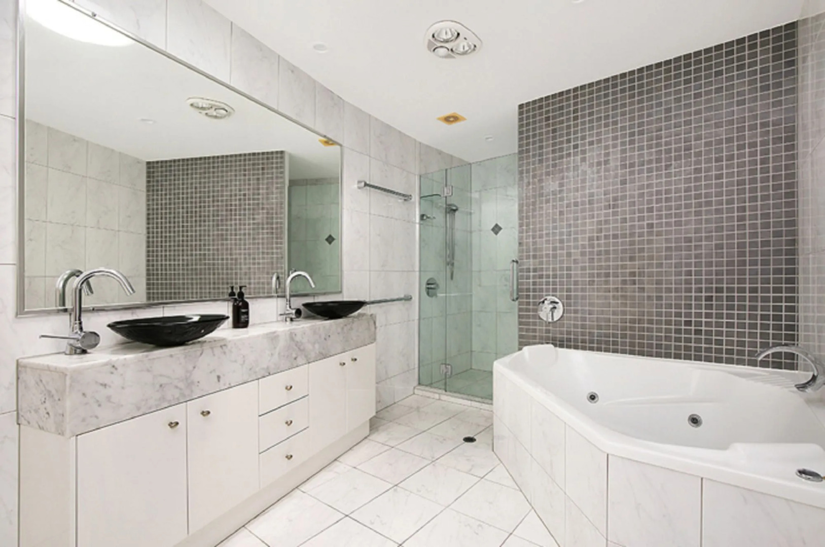 Meridian Alex Beach Apartments