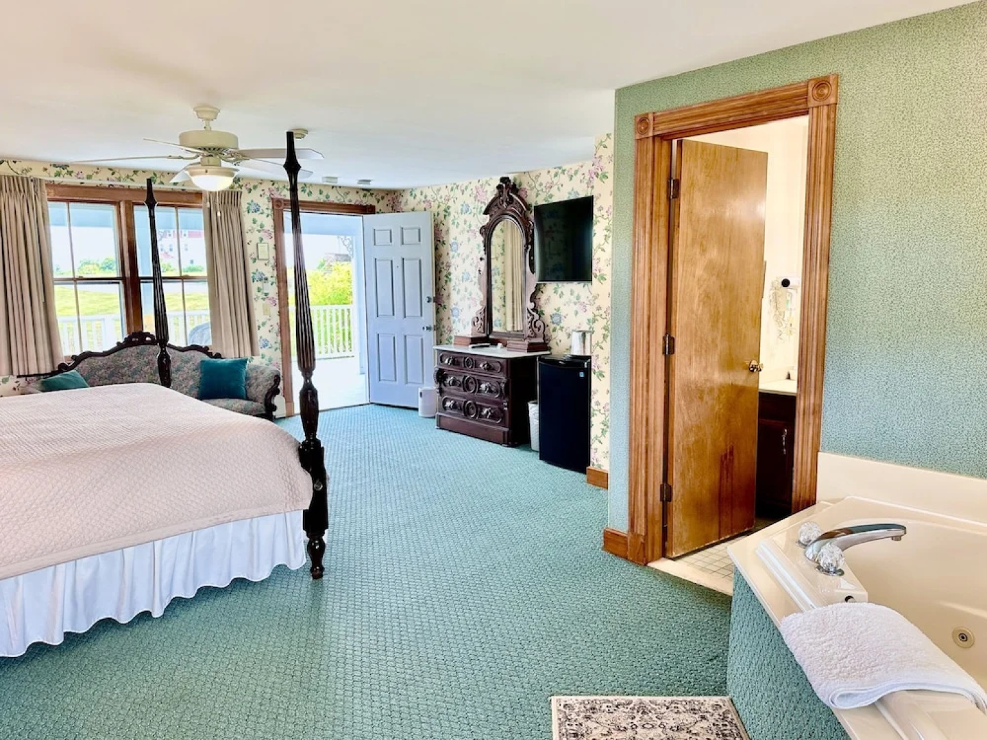 Rose Farm Inn