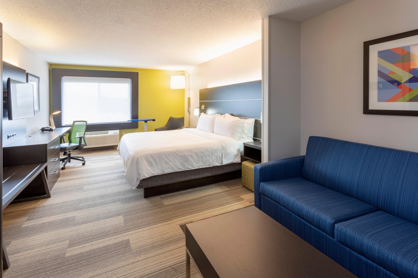 Holiday Inn Express & Suites Vadnais Heights by IHG