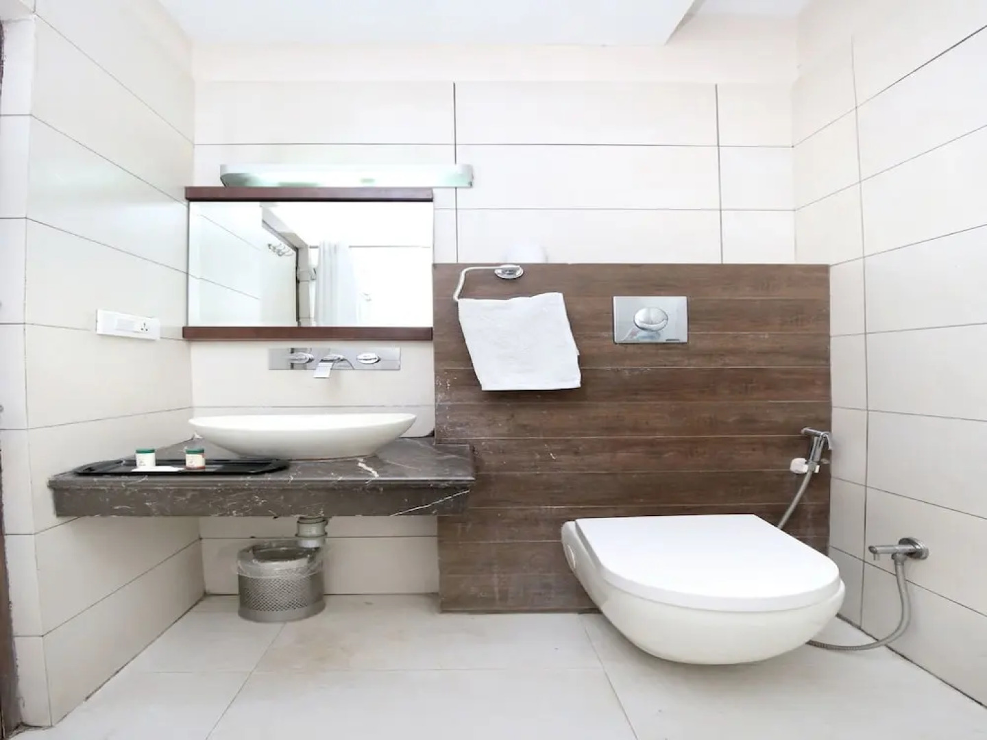 OYO Premium Nakodar Road Near Lovely Sweets Jalandhar