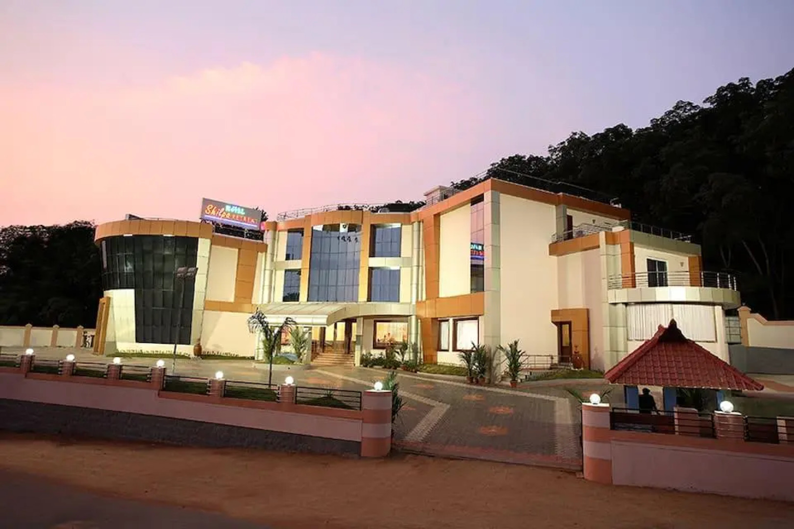 Hotel Shilpa Retreat