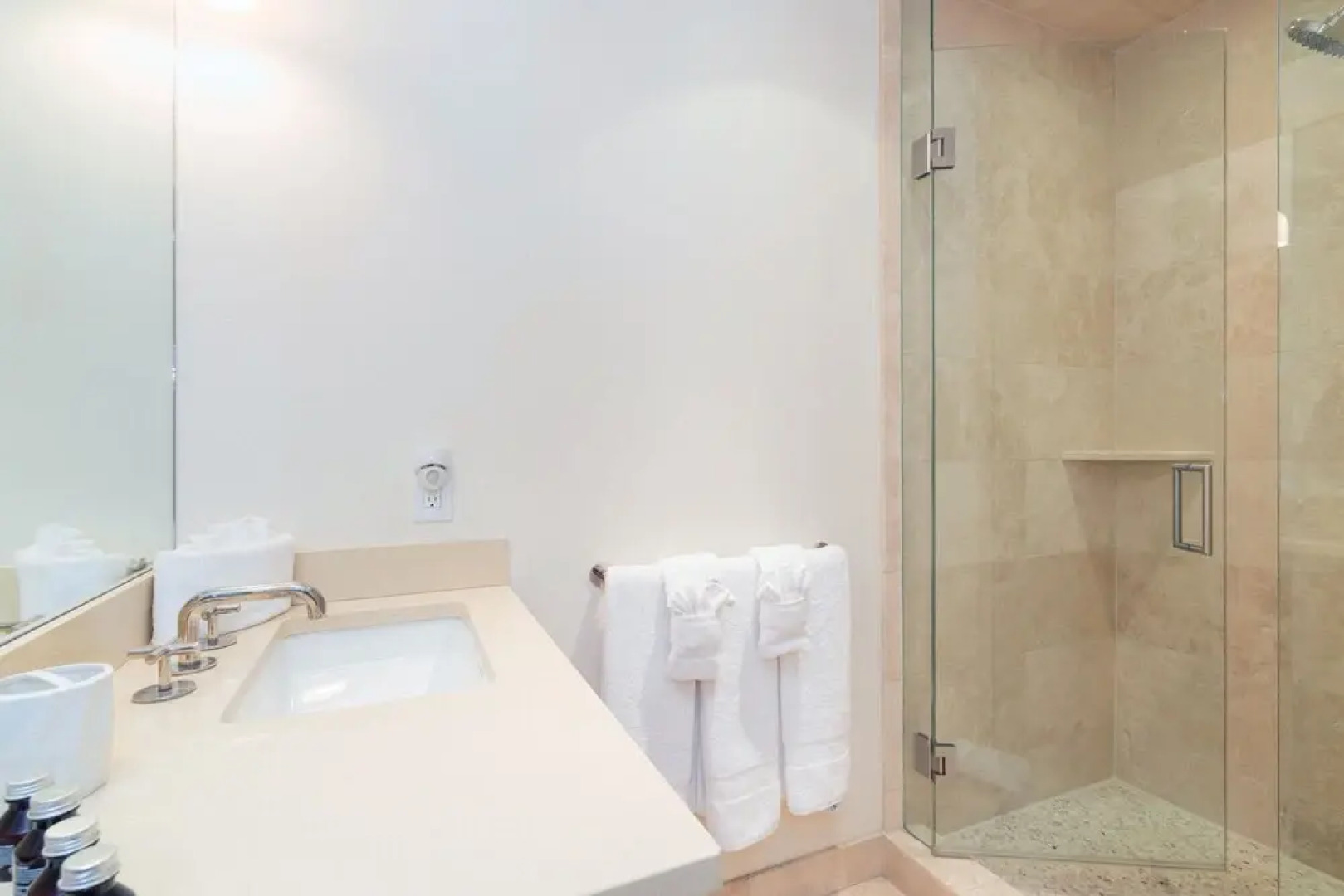 Meribel Penthouse - Luxury Condominium with Penthouse Views, Heart of Downtown Telluride, Hot Tub