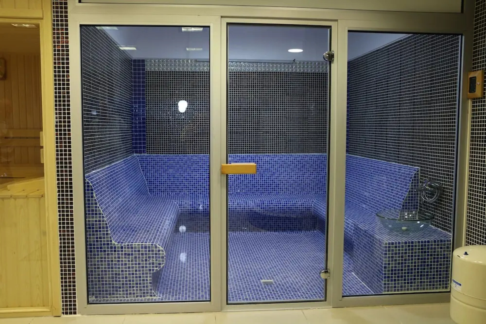 Business Grand Hotel