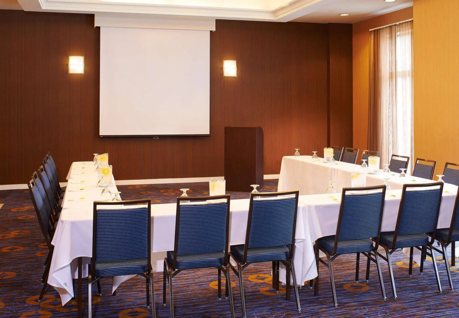 Courtyard by Marriott Kansas City Overland Park/Convention Center