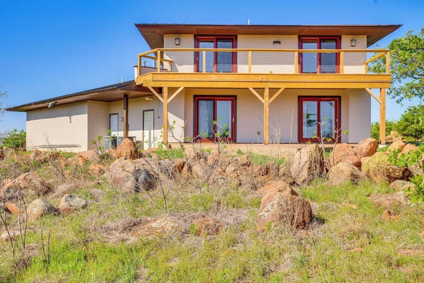 Lake Lawtonka View: Mountaintop Medicine Park Home