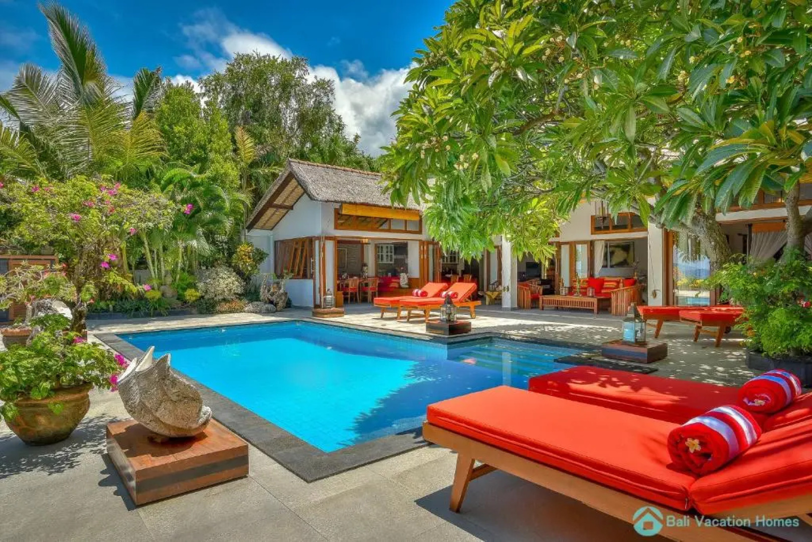 Villa Kamboja - Intimate Luxury Lovina Beach Villa