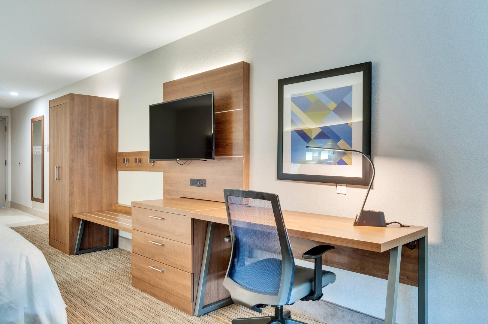 Holiday Inn Express & Suites, Lake Elsinore by IHG