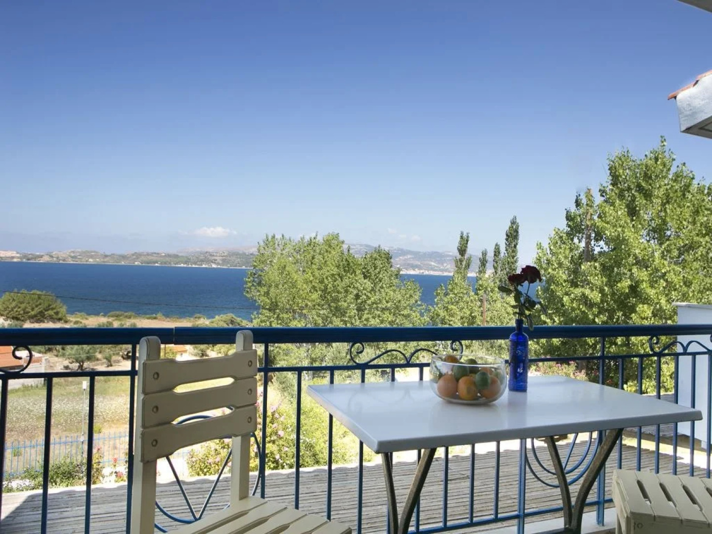 Metaxatos Apartments