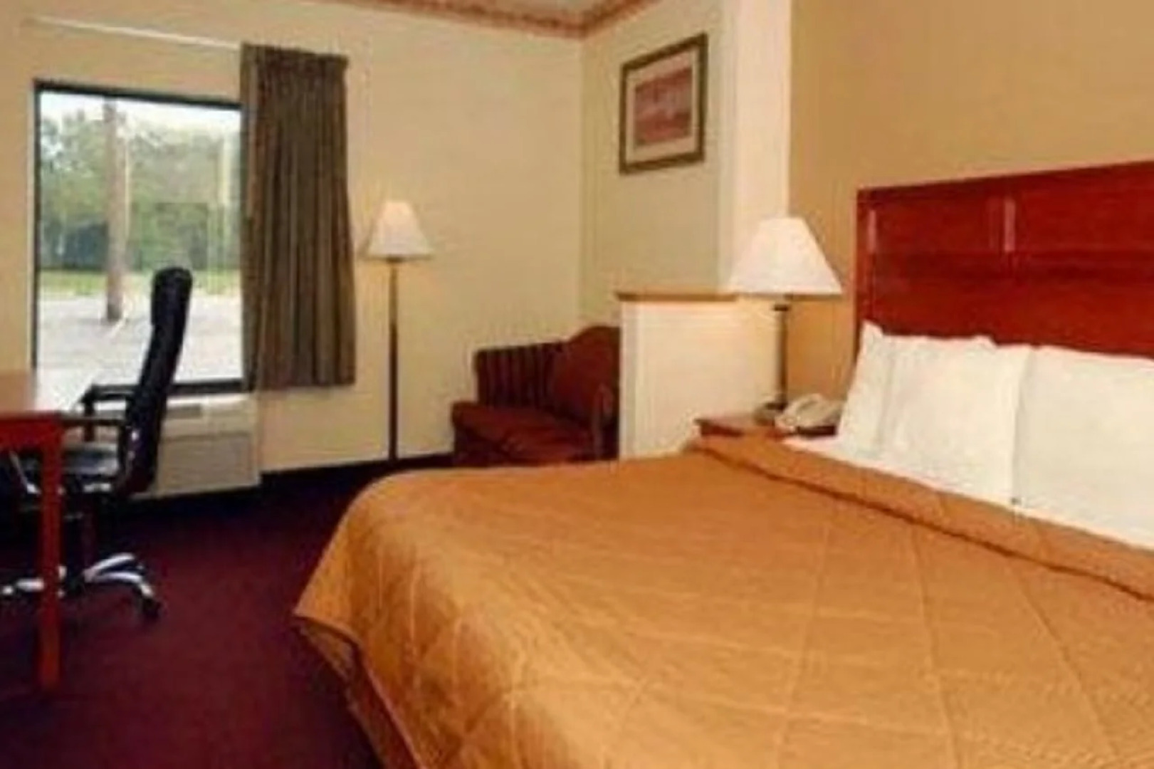 Rodeway Inn & Suites