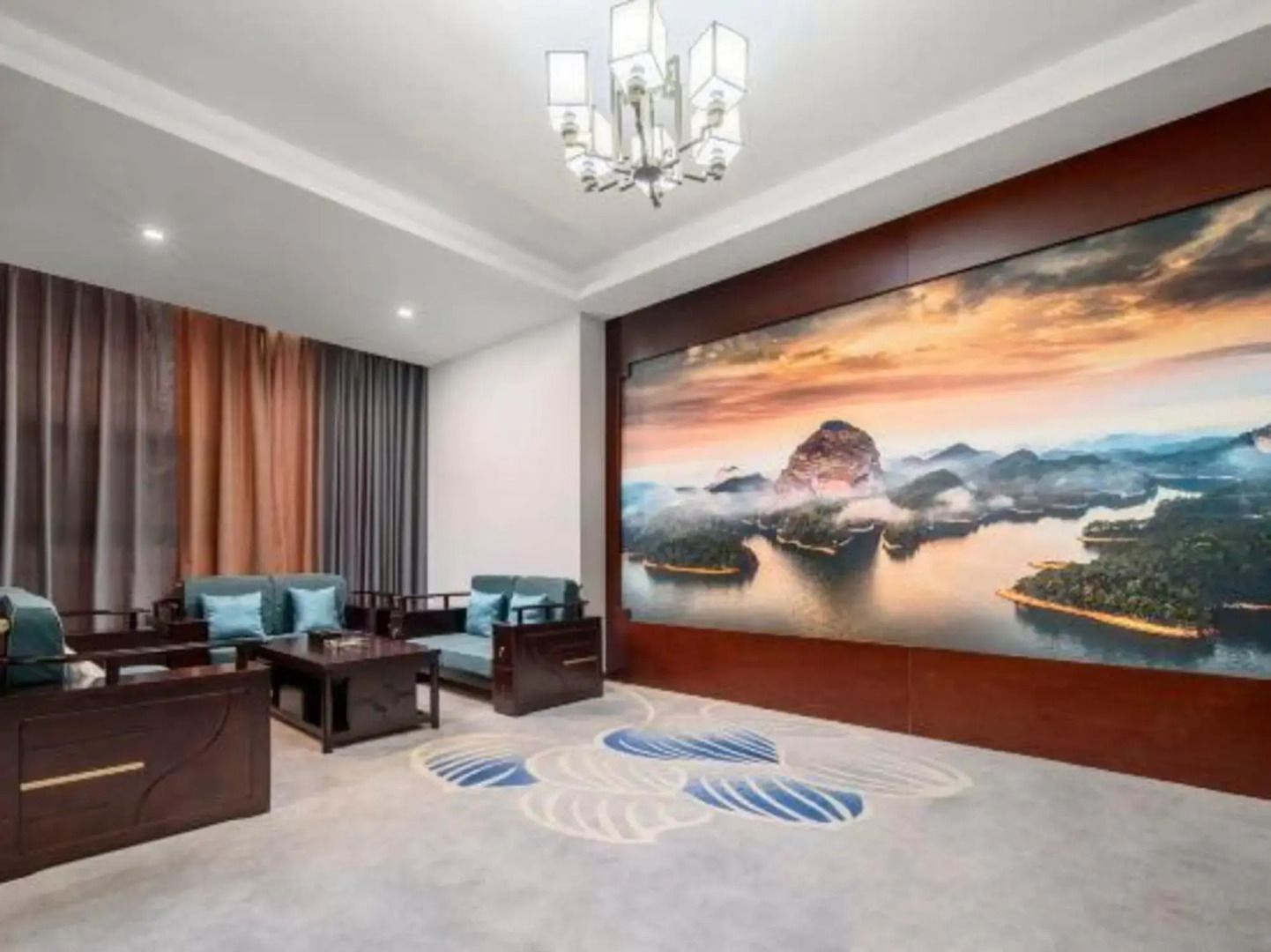 King's Park International Hotel