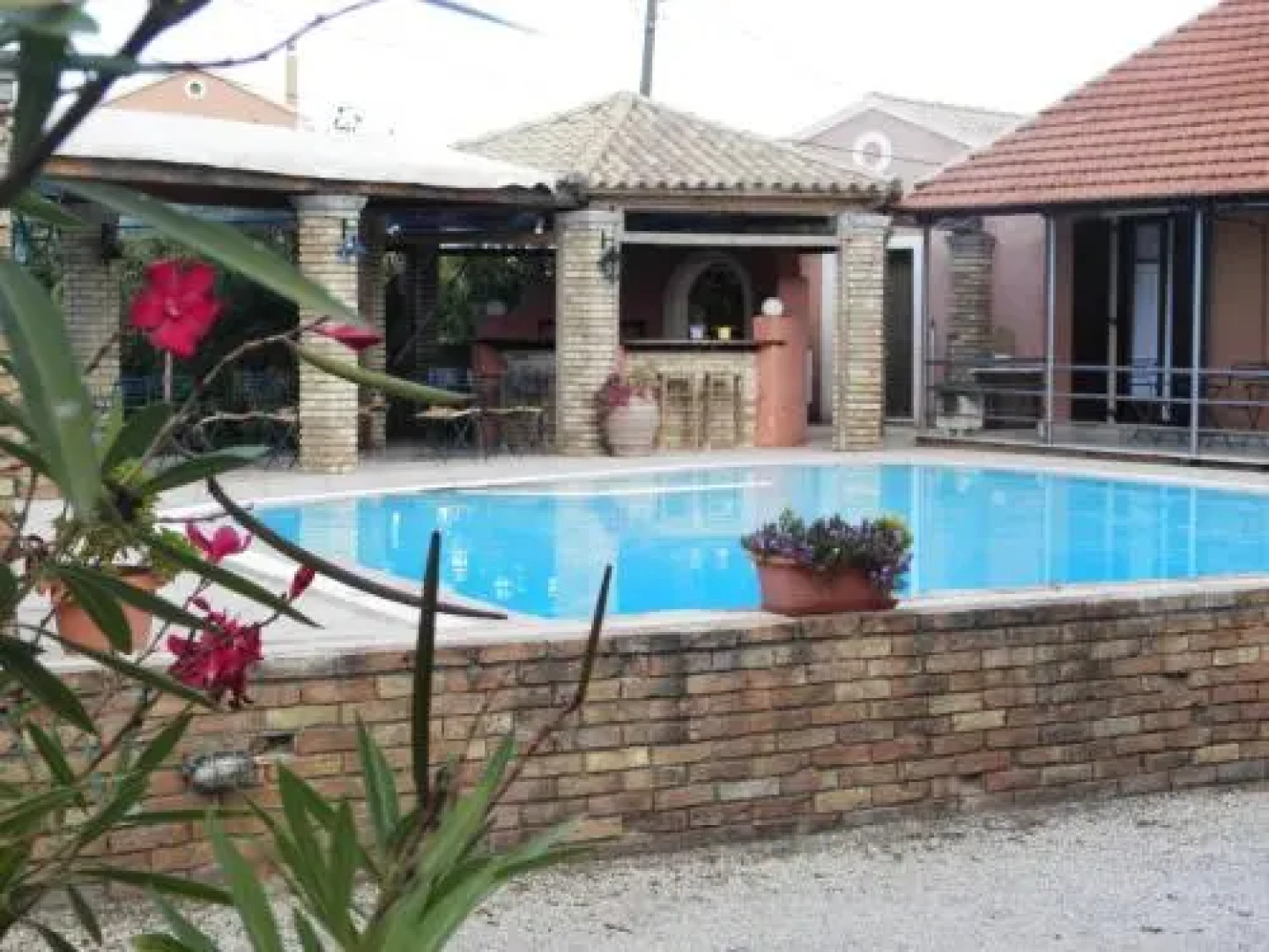 Sunflower Apartments