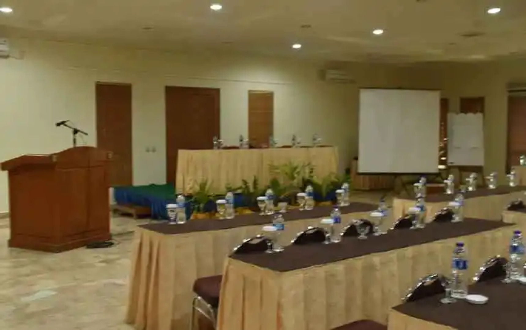 Anyer Cottage Beach Resort