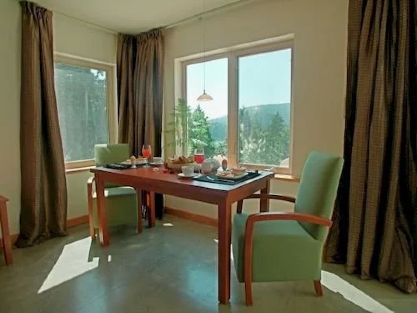 Bowen Island Hideaway