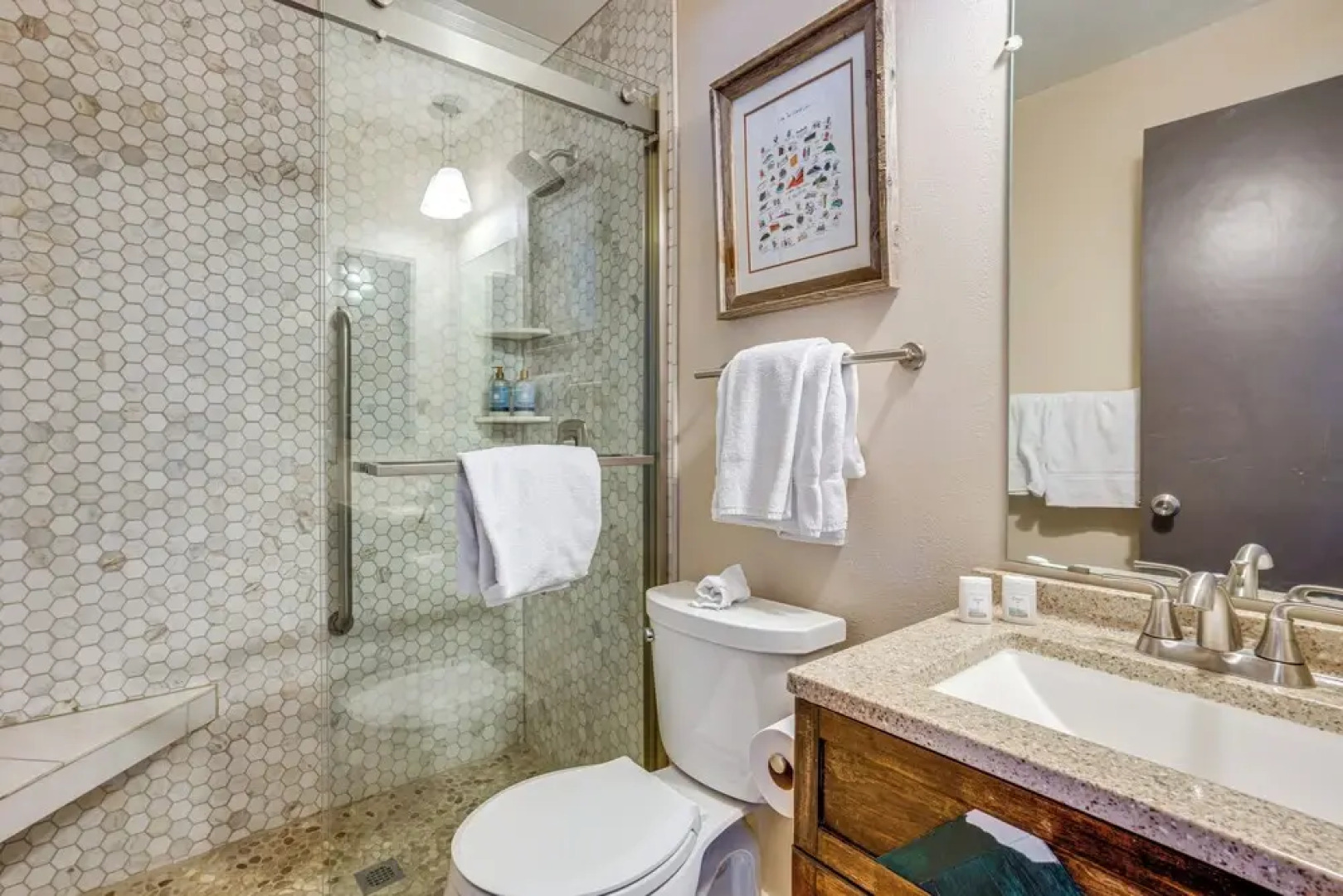 7 Mi to Ski Resort: Dillon Condo w/ Mtn Views