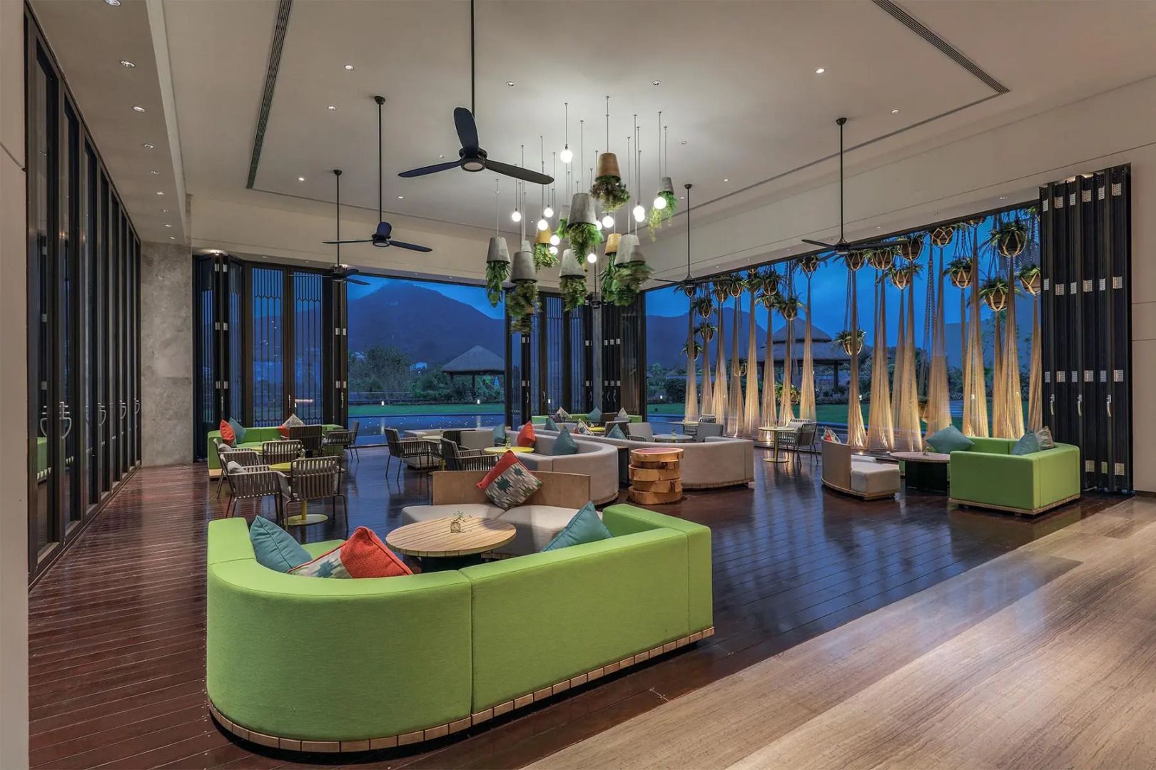 Holiday Inn Resort Qionghai Guantang by IHG