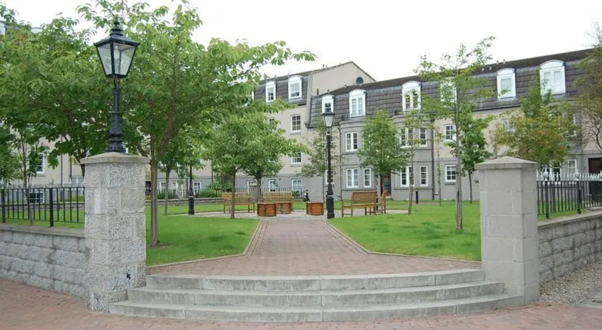 Langley Apartments - Fonthill Avenue