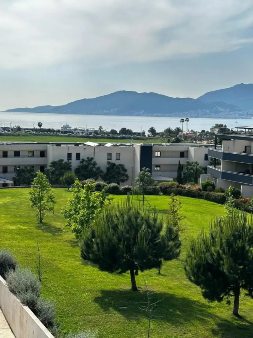T2 climatisé à Porticcio, 100m de la plage