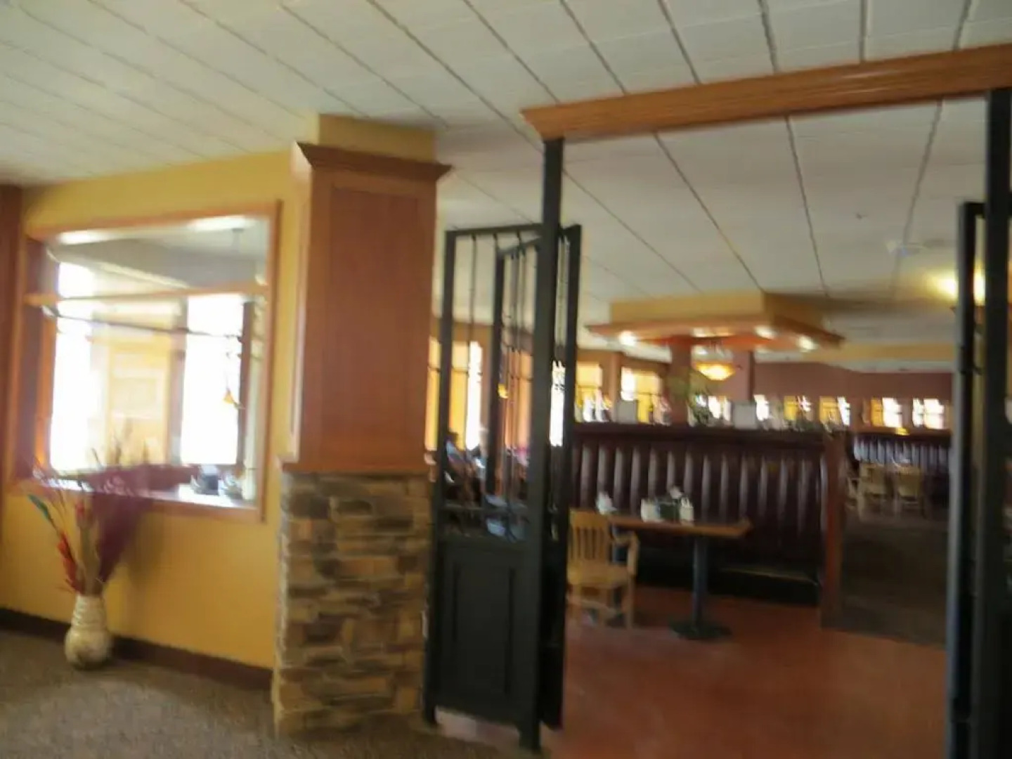 Athabasca Valley Inn & Suites