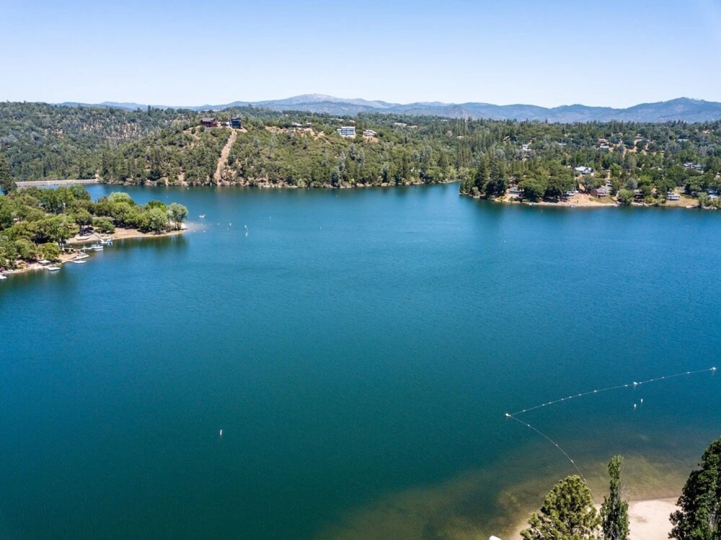 Hart Lake House - Amazing Location 500 Feet to Marina Beach and Pet Friendly! by Yosemite Region Resorts