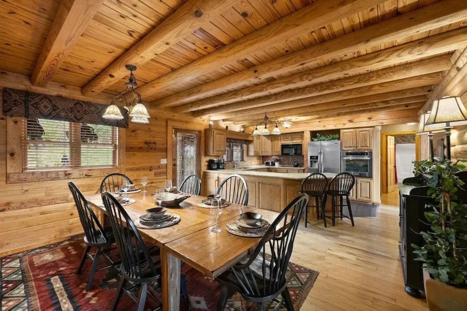 Lakeside Lodge by Avantstay Hot Tub Dock