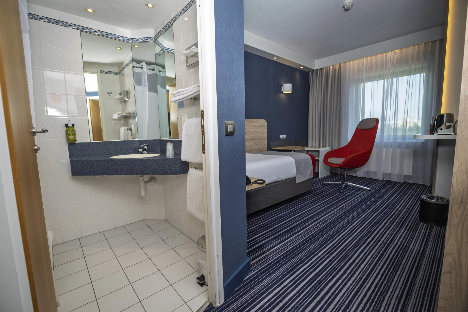 Holiday Inn Express Geneva Airport by IHG