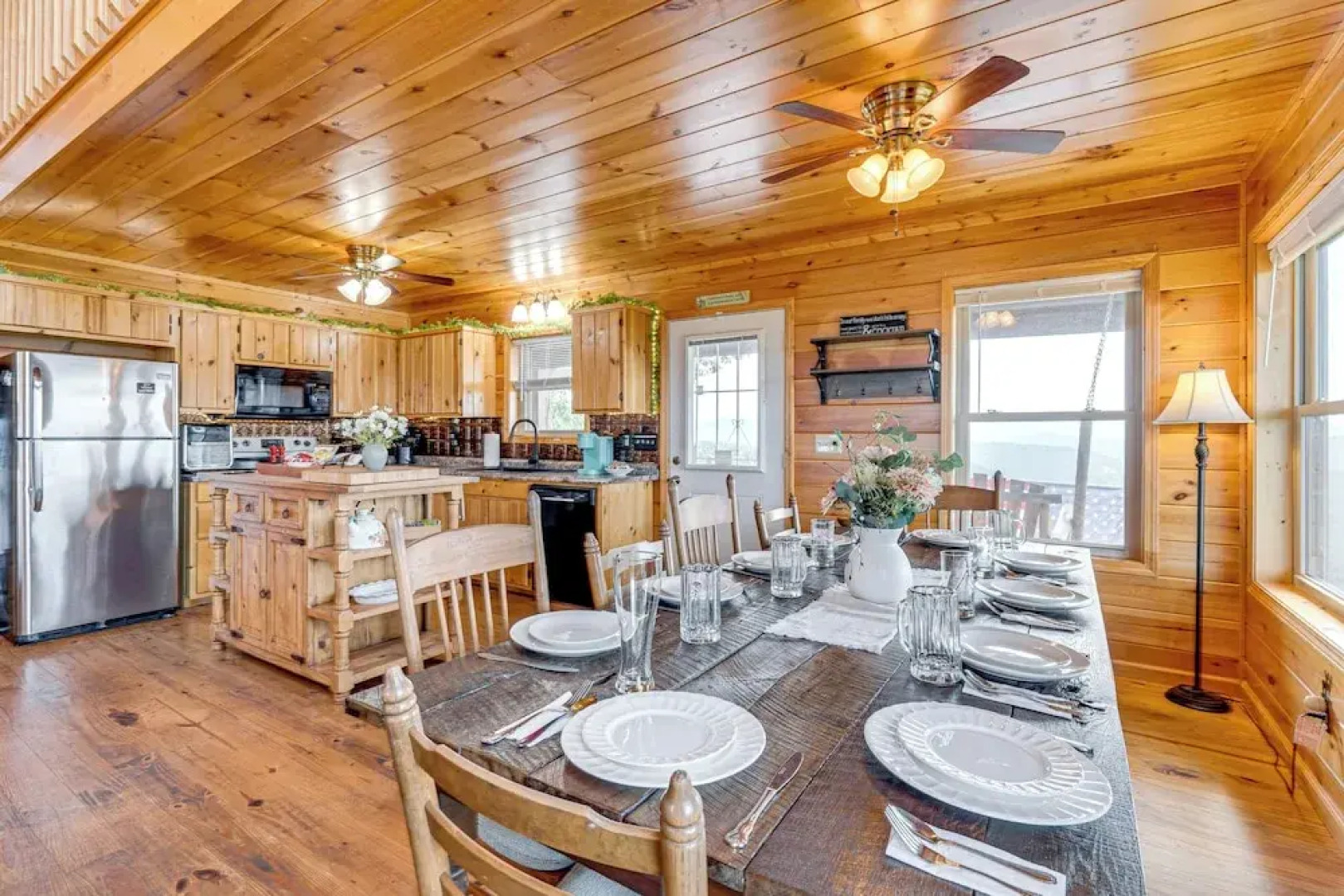 Mtn-view Cabin: Deck & Pets Welcome in Murphy