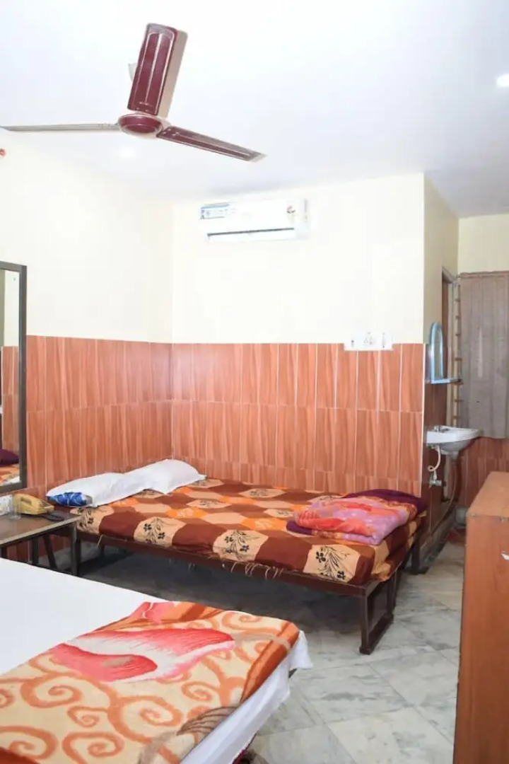 Hotel Savitri by OYO Rooms