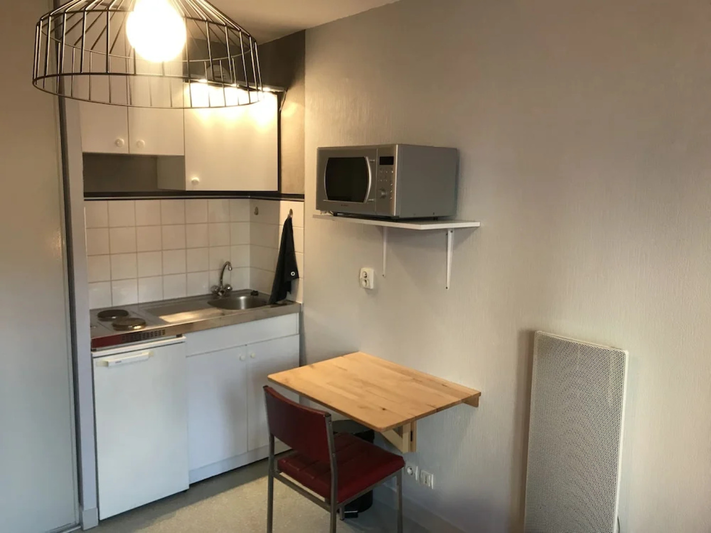 Studio calme proche gare avec parking