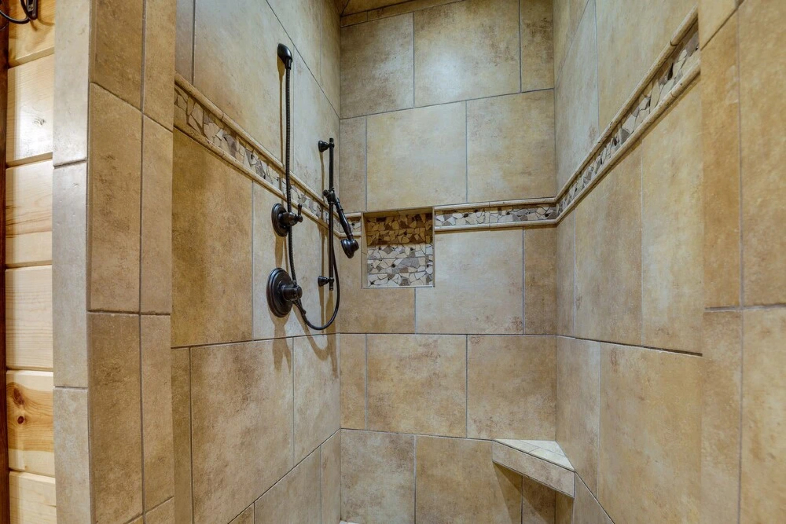 Broken Bow Cabin w/ Game Room & Private Hot Tub!