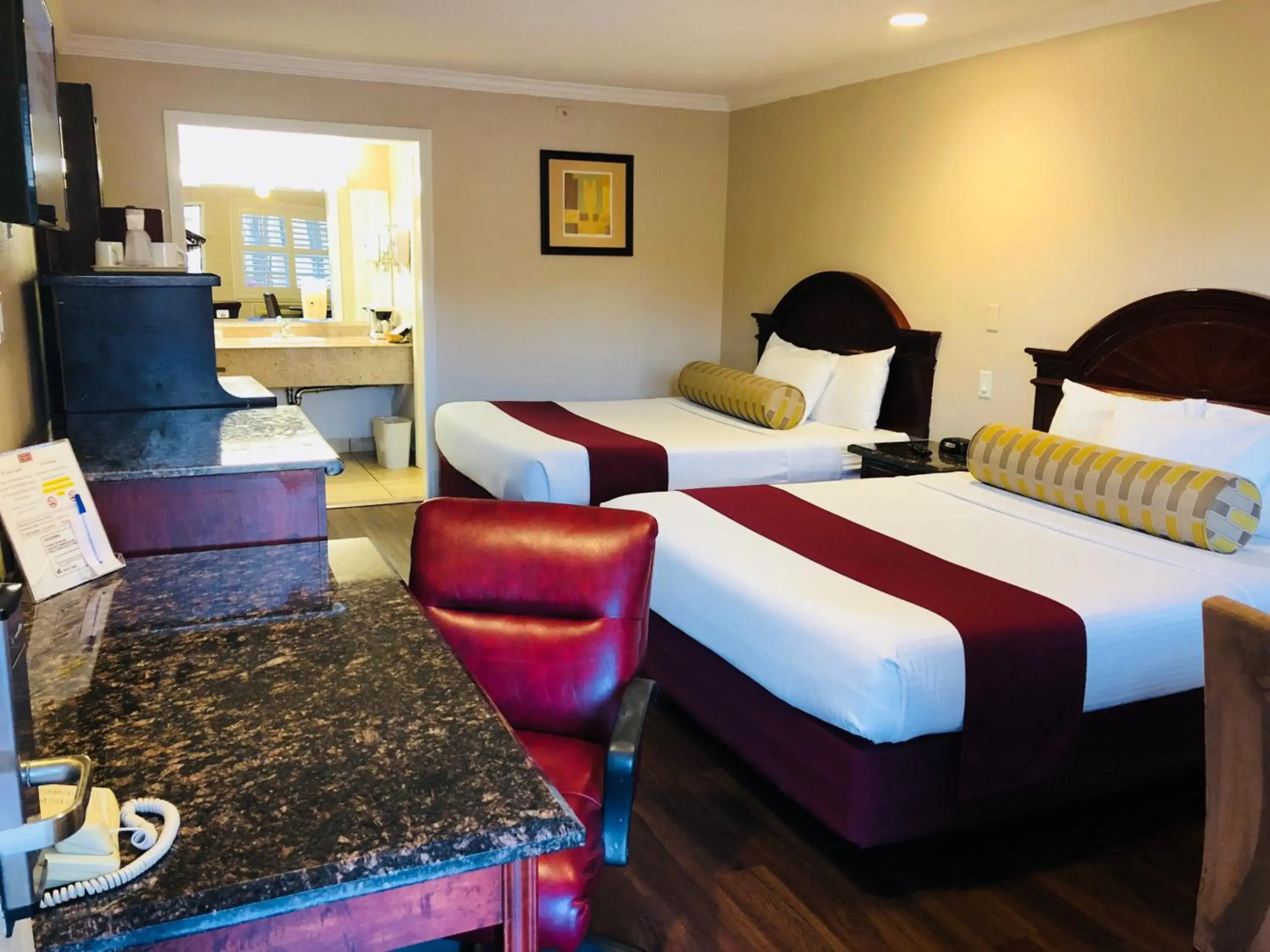 Dynasty Suites Hotel Riverside