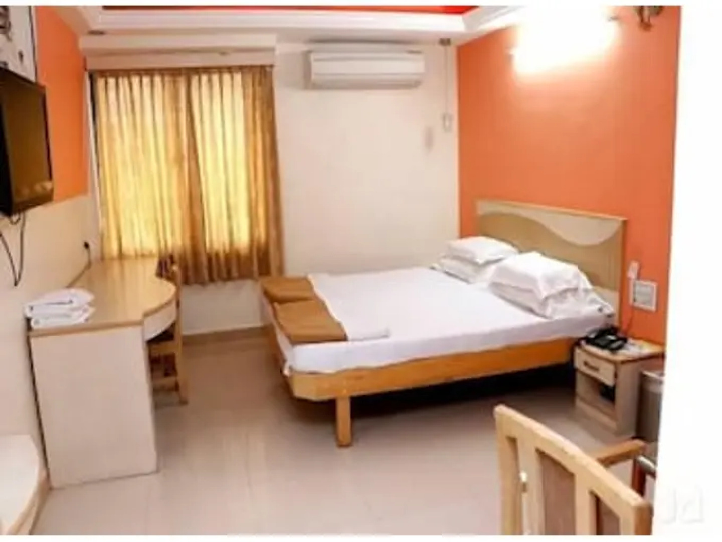 Iroomz Ashoka Comforts