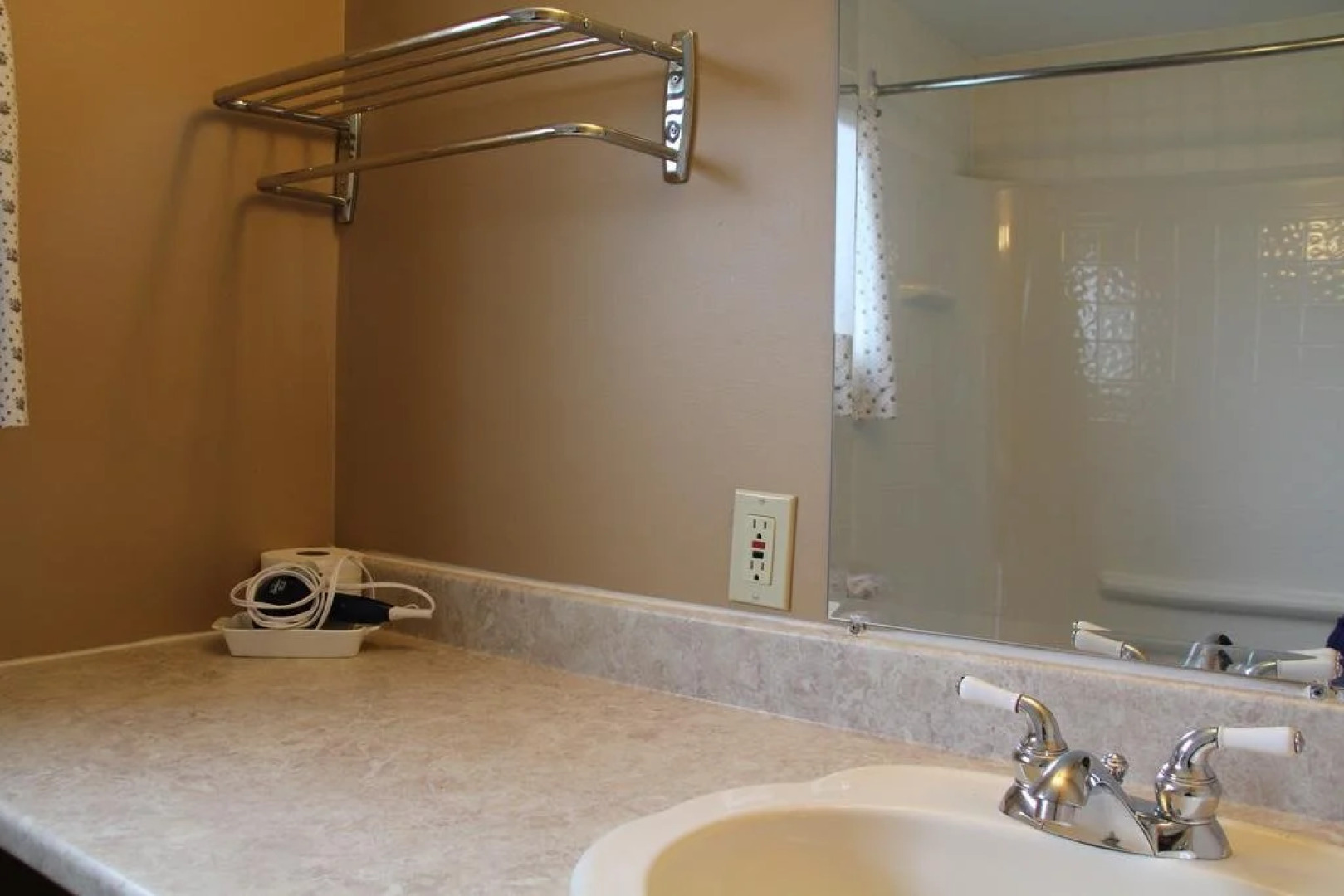 Mavillette Beach Lodge and RV Park