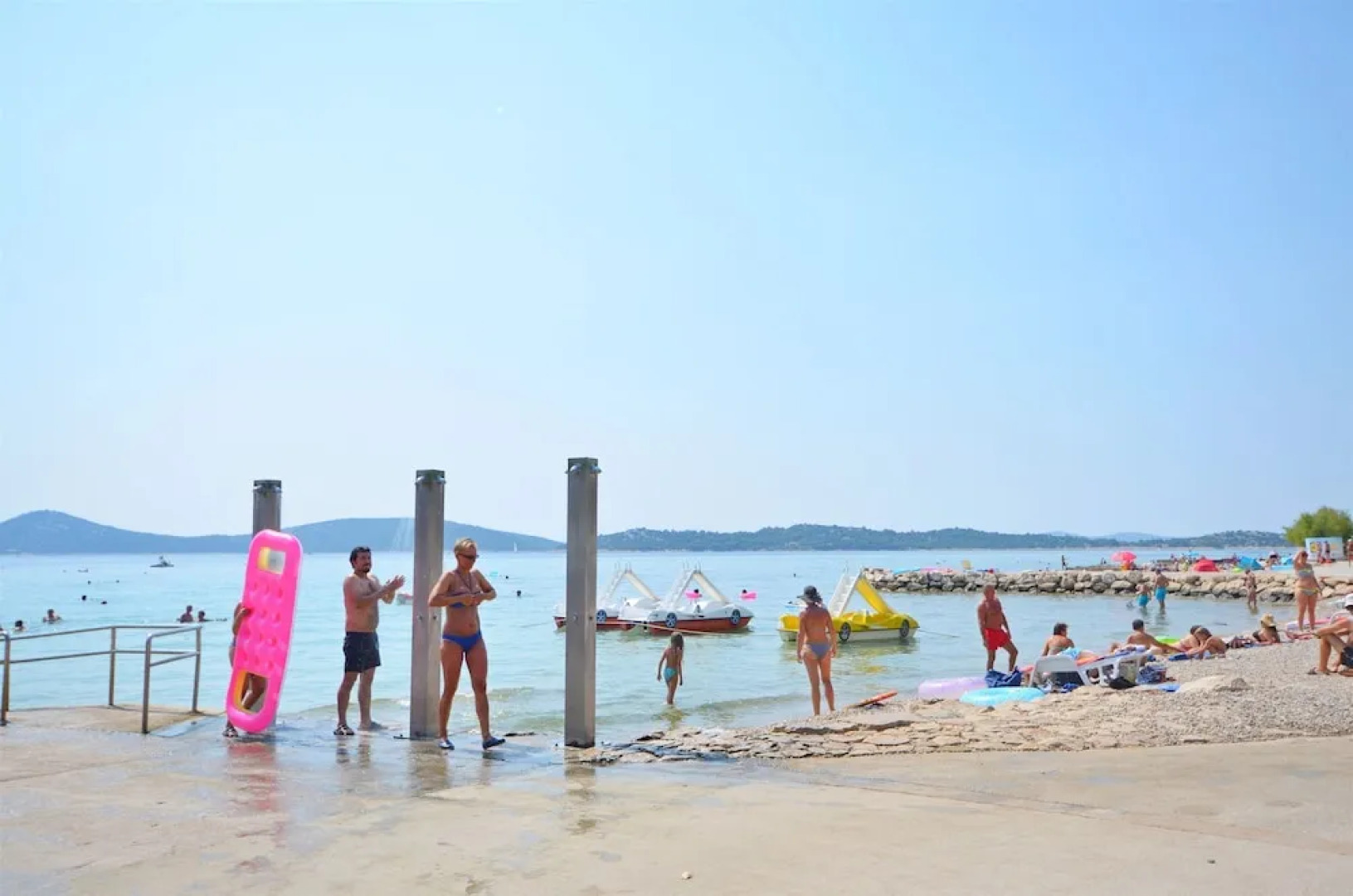 Apartments and Rooms On the Beach