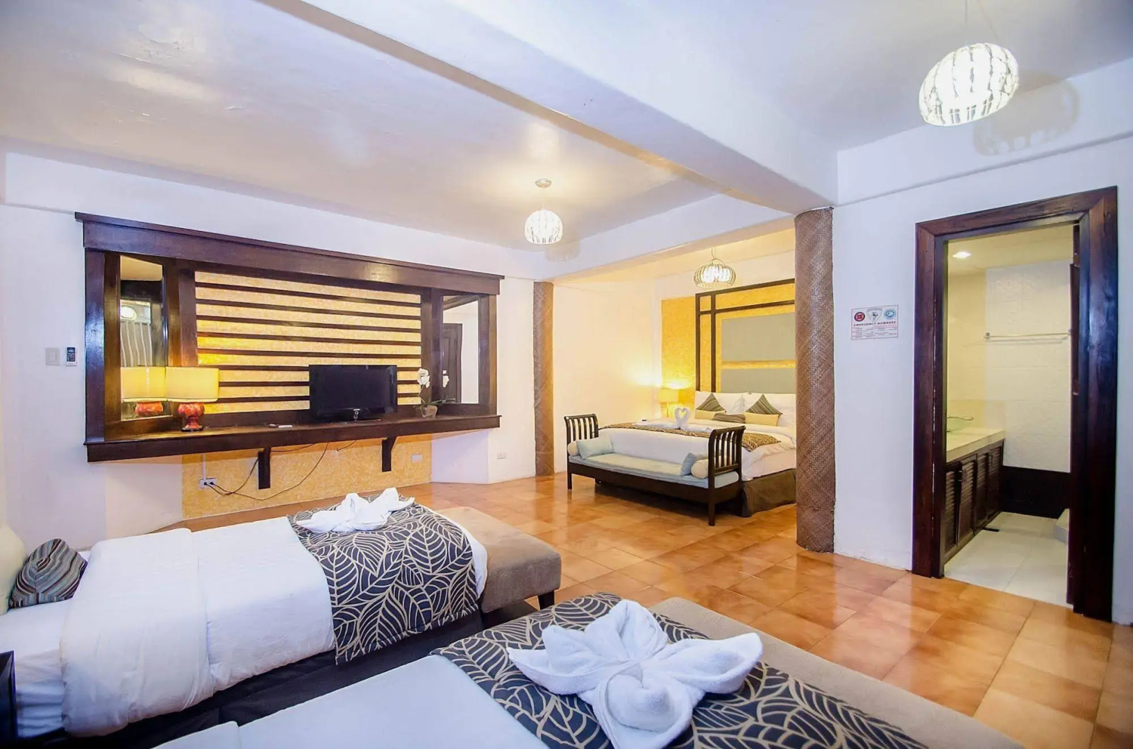 White House Beach Resort