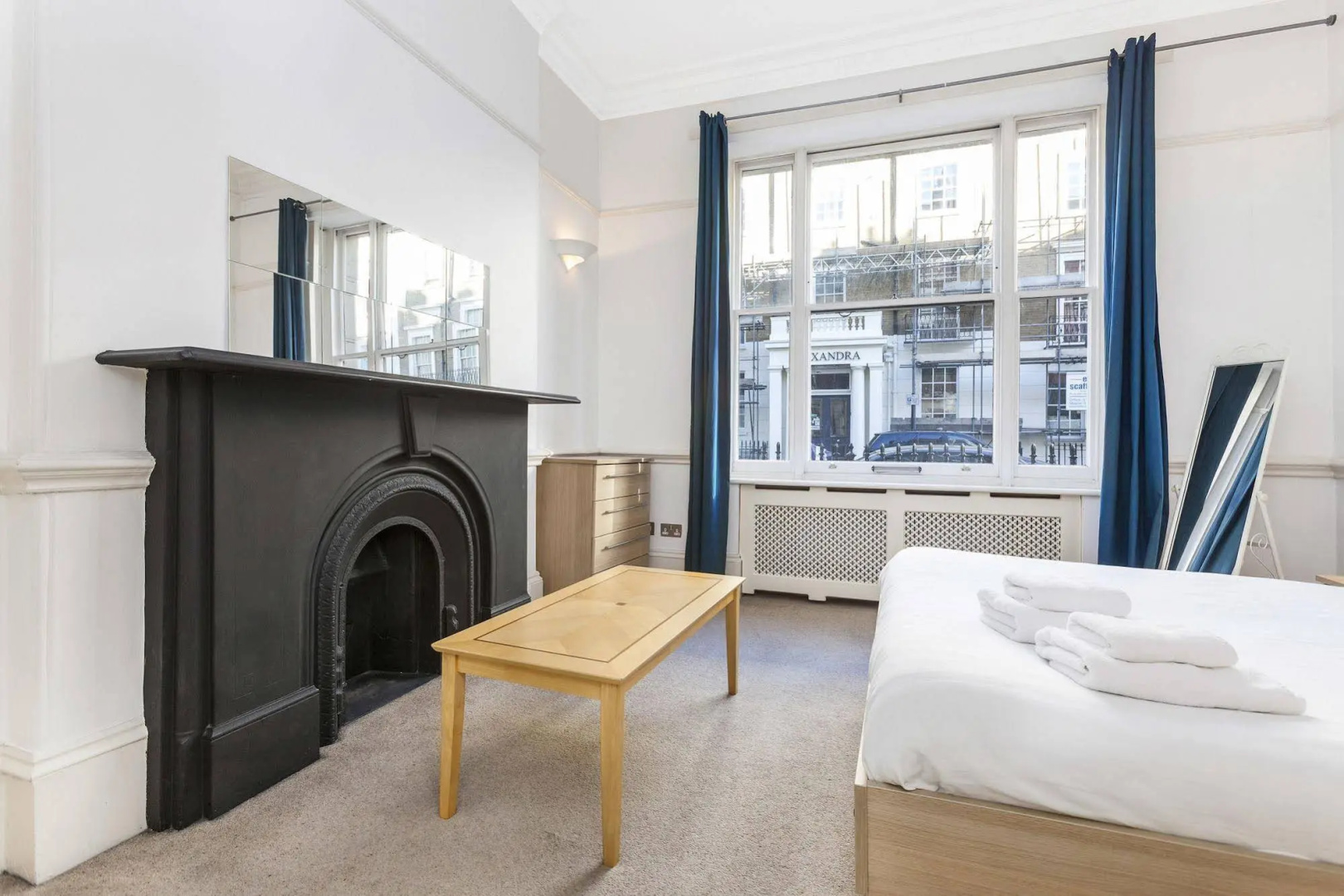 Club Living - Hyde Park Apartments