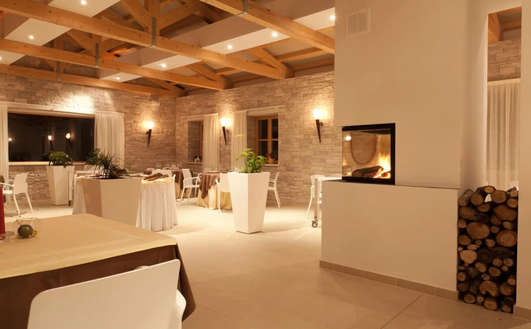 Velanera Hotel & Restaurant