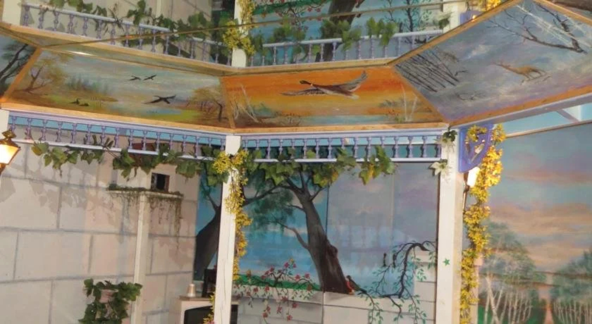 Hollywood Inn & Suites