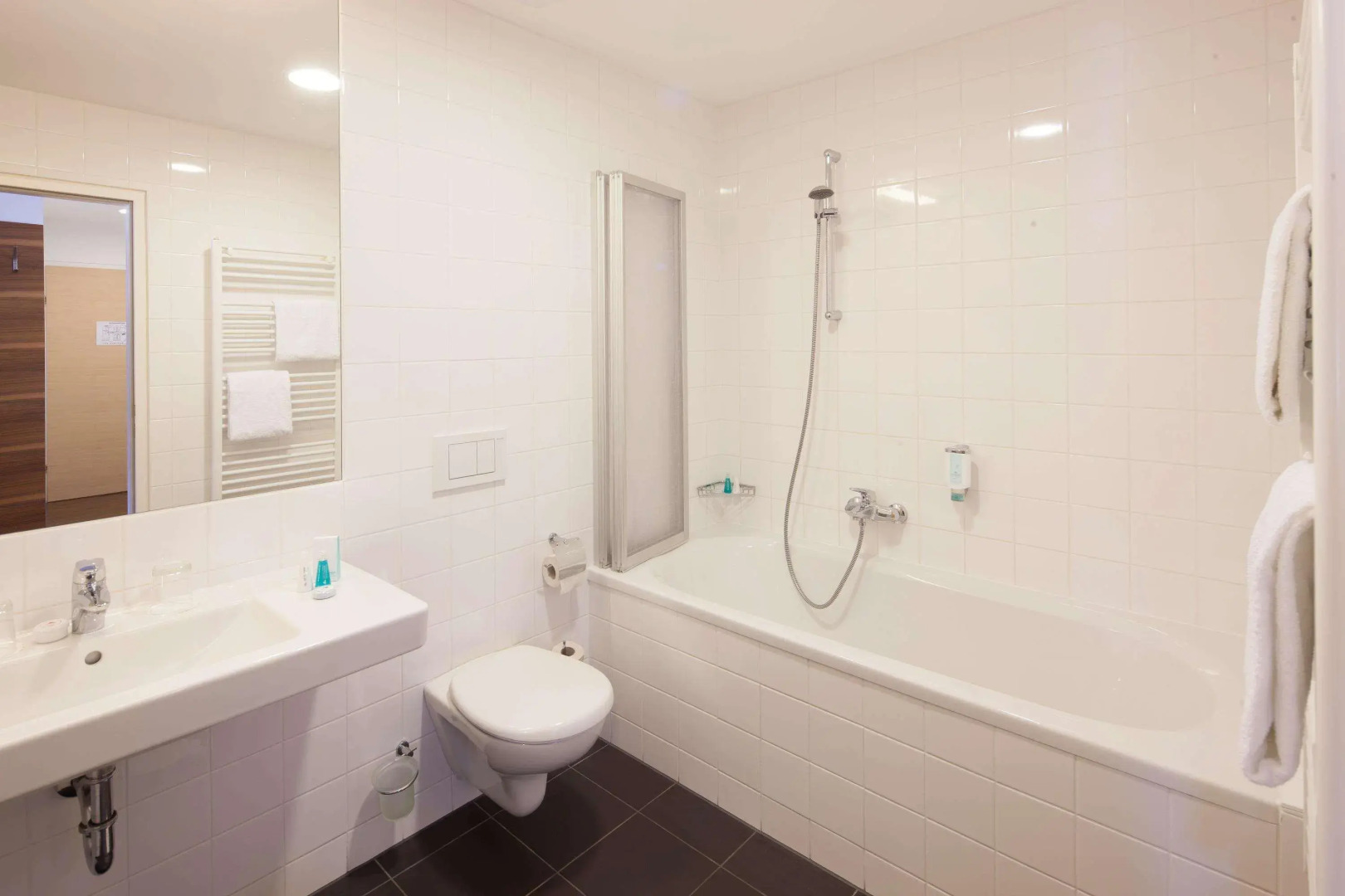 Отель Four Points Flex by Sheraton Vienna Hauptbahnhof