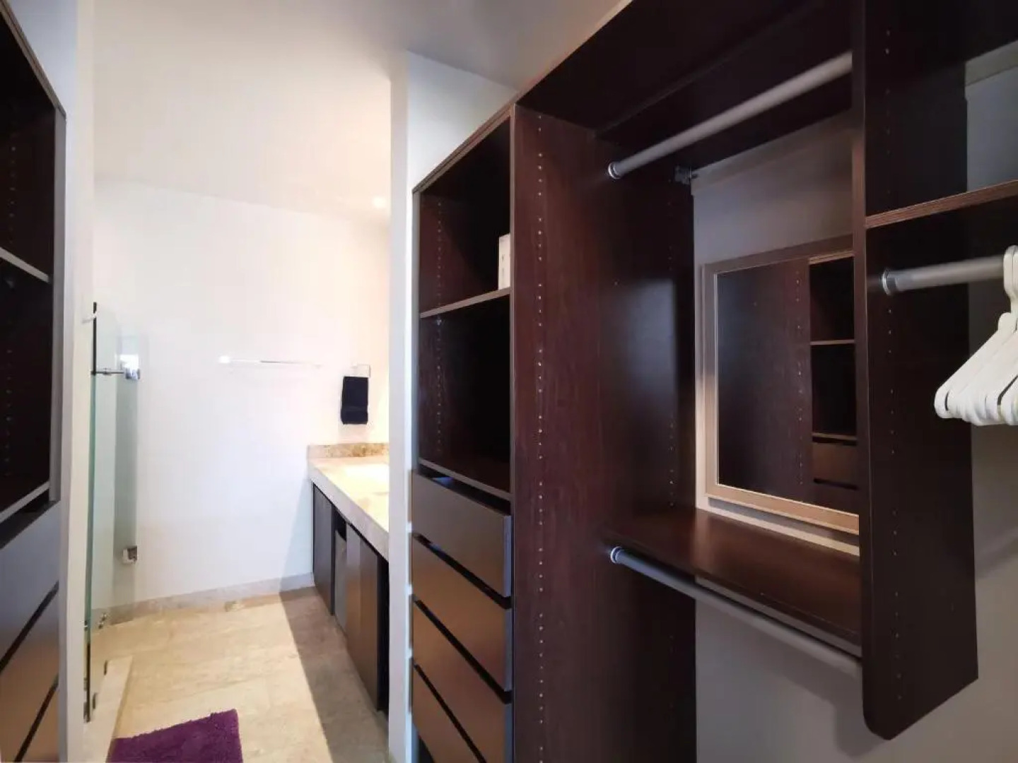 Playa, Selva, Cenotes, Ruinas, Marina todo a 5 km