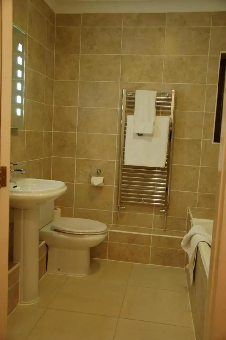 Albright Hussey Manor