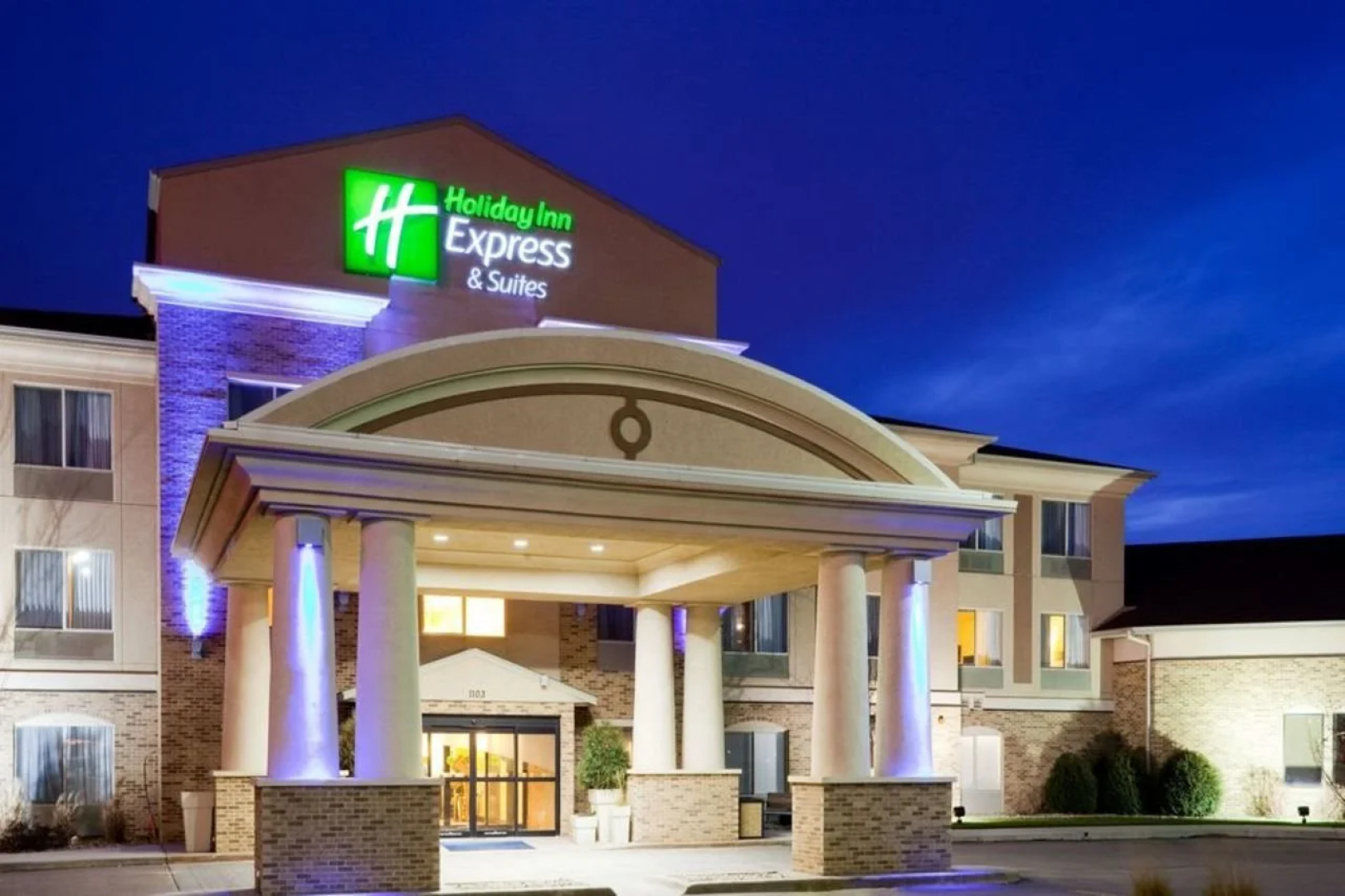 Holiday Inn Express & Suites Brandon by IHG