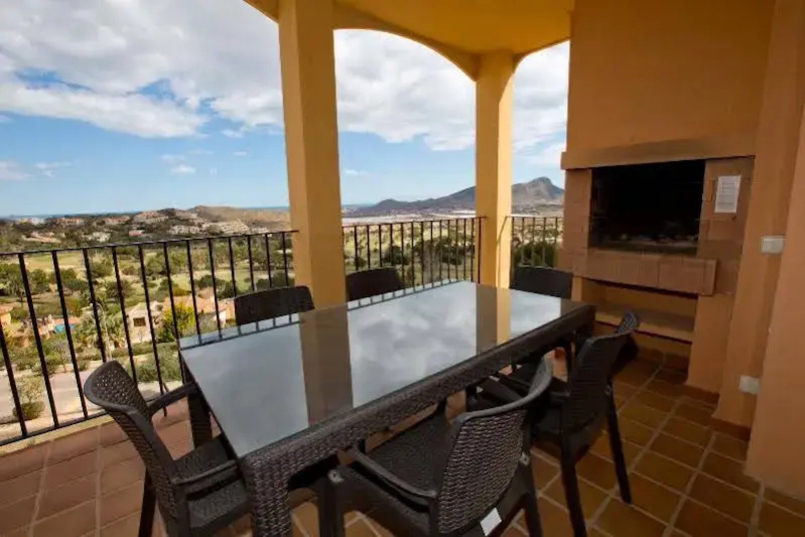 Las Lomas Village – Luxury Apartments