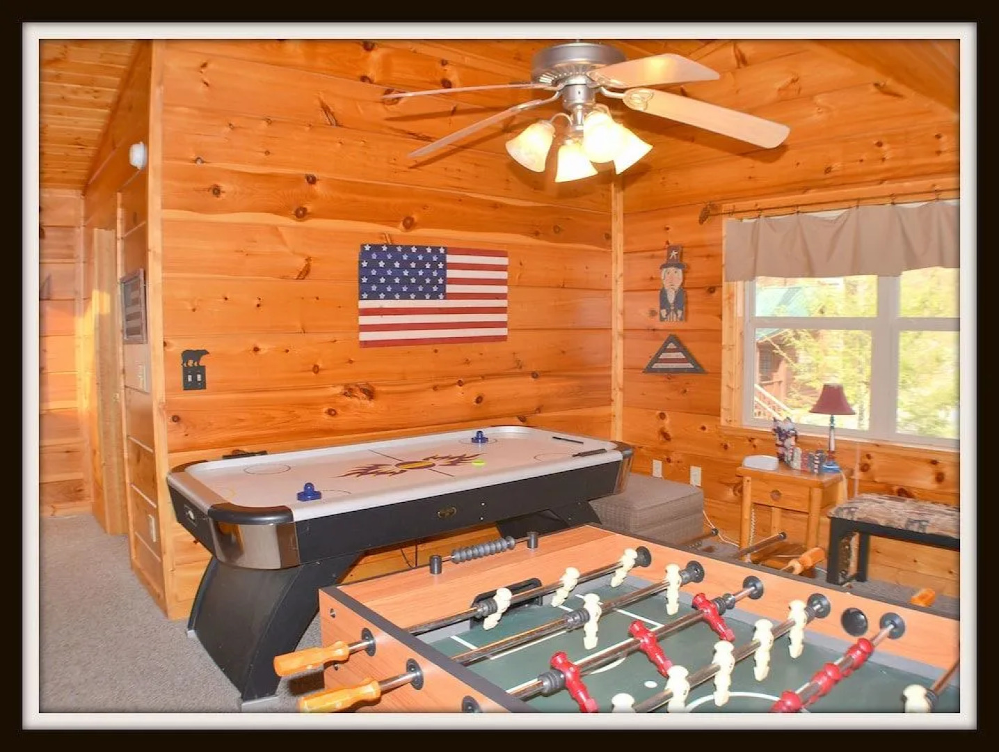 Autumn Mist - 3 Br cabin by RedAwning