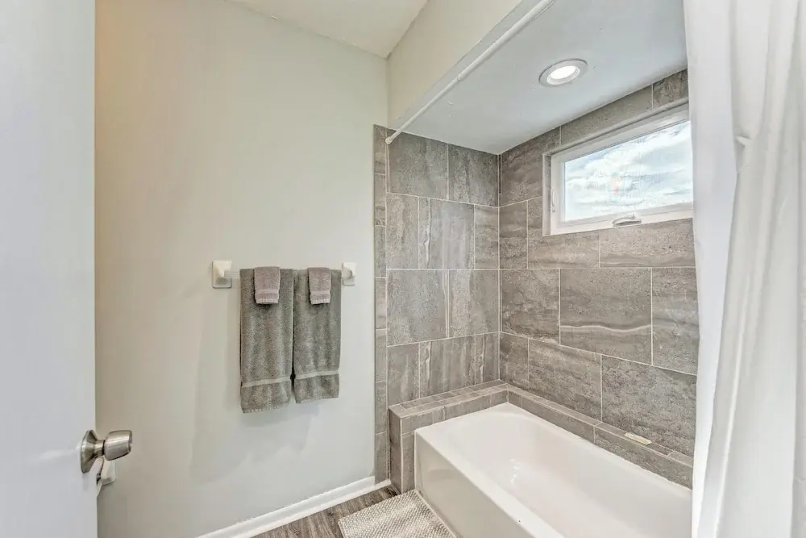 Longboat Key Cedars Beach House-pet Friendly-2 Minute To The Beach